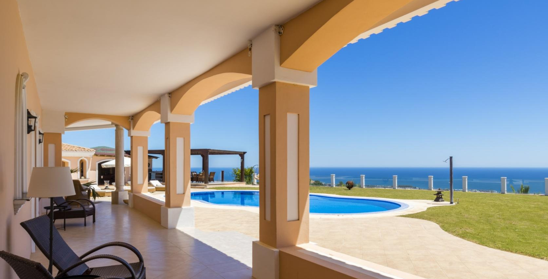 Villa Vista 4 bed – pool terrace views