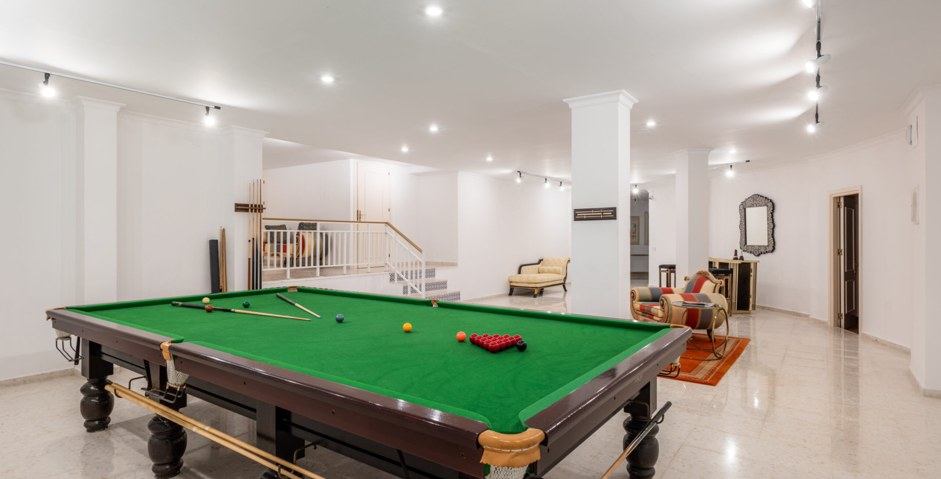 Villa Cary 6 bed – Snooker table2